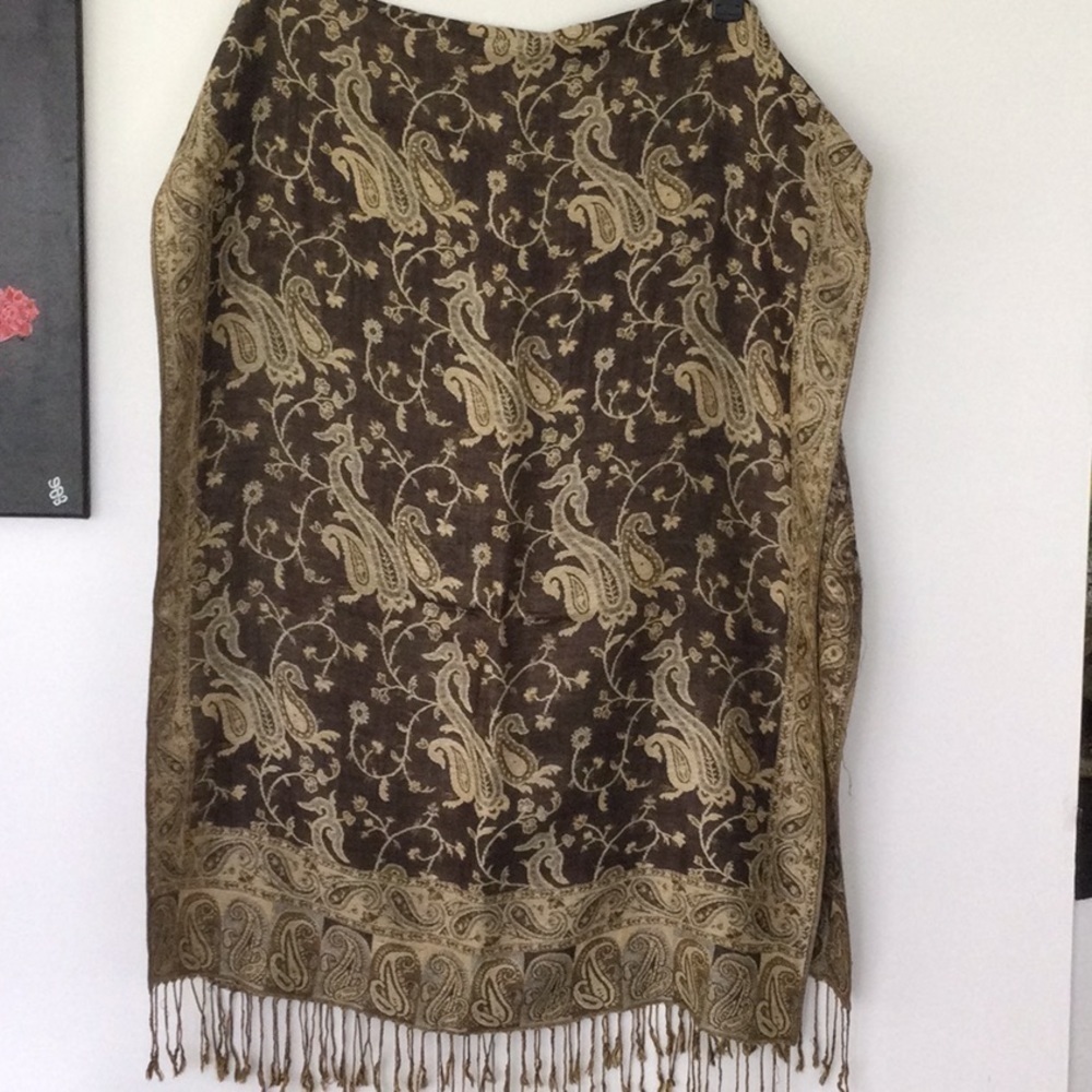 Scarf by Pashmina 70βL 28β W color brown and cream. #359
